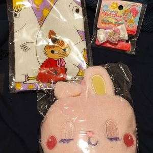 A pretty cure ring and, amuse hand towel